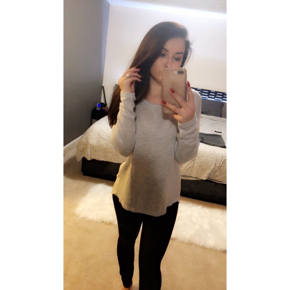 🔥4 for 25 LAST ONE Light Blue Ivory Top - Picture 4 of 6